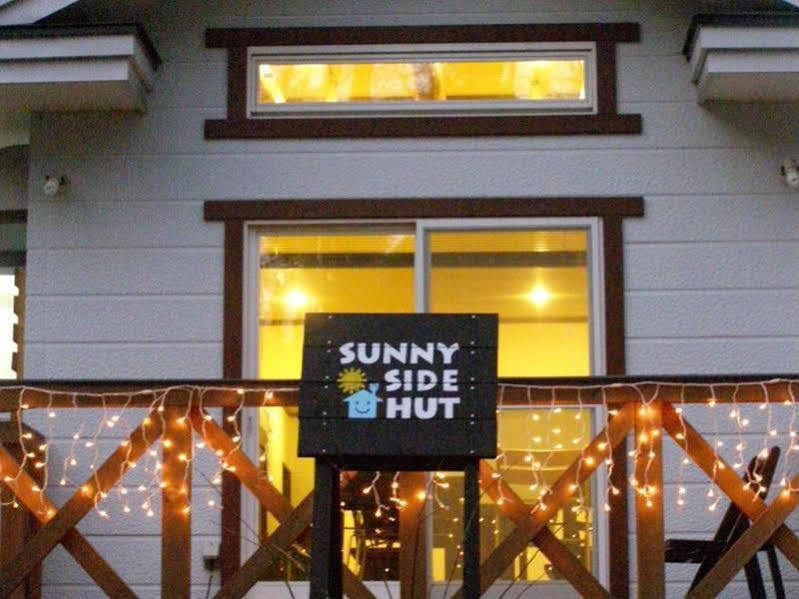 Sunny Side Hut Bed and Breakfast Χακούμπα Εξωτερικό φωτογραφία
